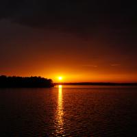 Horní Vestonice, Sonnenuntergang über dem See.