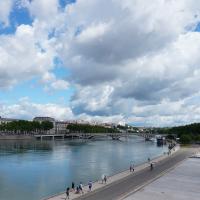 Lyon, Blick von der Pont de la Guillotiére über die Rhône.