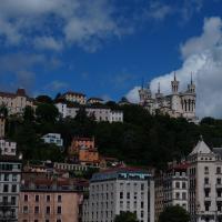 Lyon, Blick auf Basilique Notre Dame de Fourvière und Tour métallique de Fourvière.