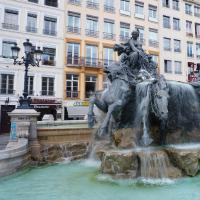 Lyon, Place de Terraux, Fontaine Bartholdi.